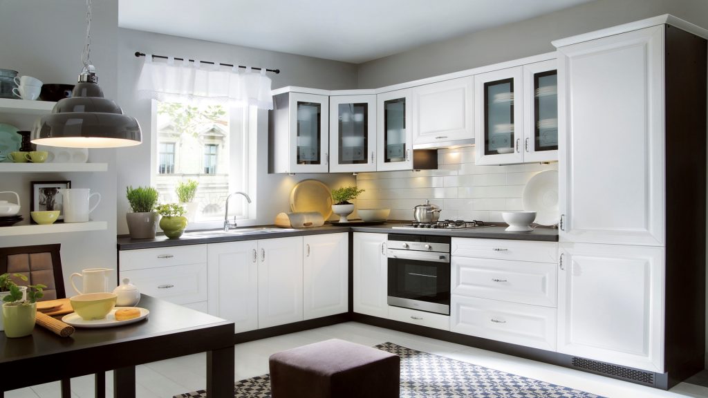 Mobila de bucatarie Acaju, soluția la doar un click distanță